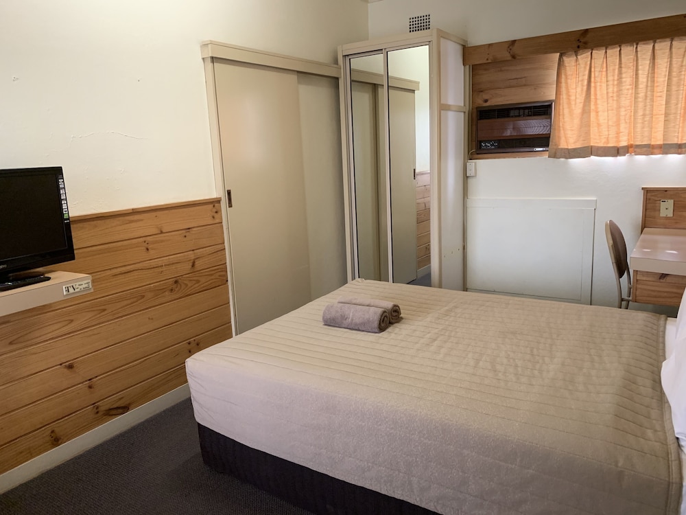 Countryman Motor Inn photo 5