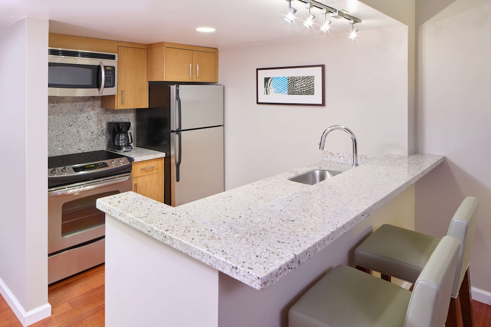Ilikai Hotel & Luxury Suites