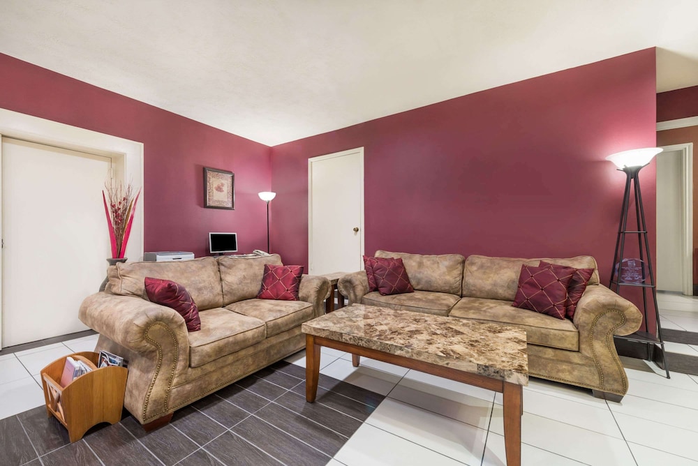 Days Inn by Wyndham Bryan College Station