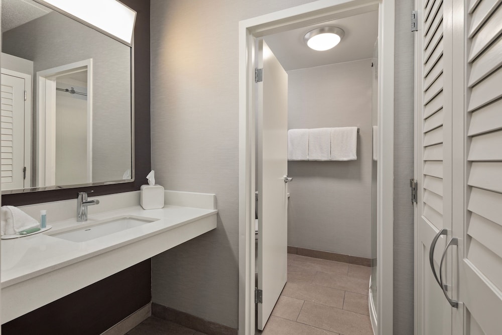 Courtyard Chicago Waukegan Gurnee