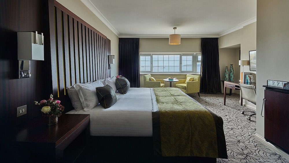 Grand Jersey Hotel and Spa photo 2