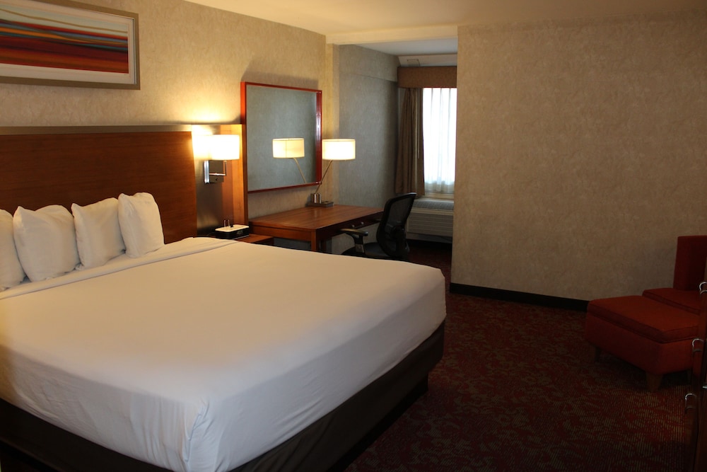 Clarion Hotel Bakersfield North