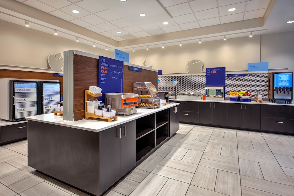 Holiday Inn Express Hotel & Suites VA Beach Oceanfront by IHG