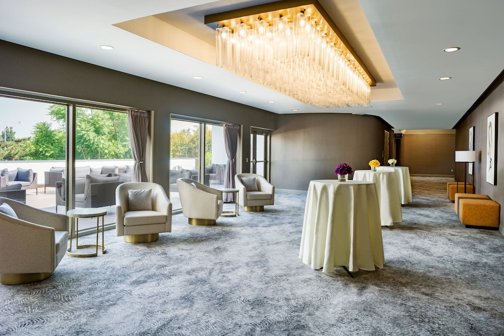 Delta Hotels by Marriott Ontario Airport photo 5