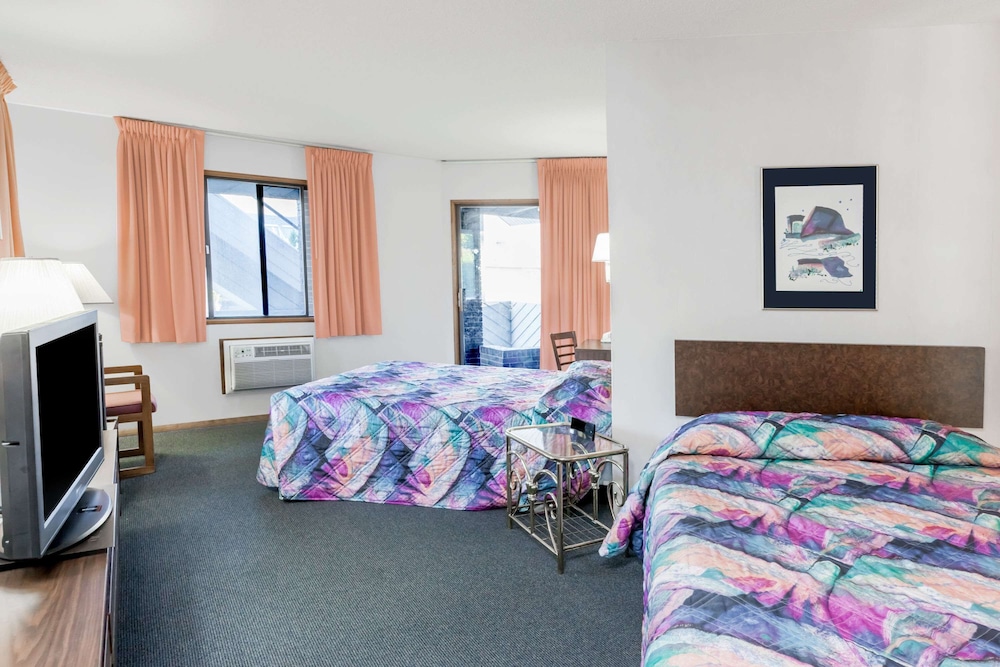 Knights Inn Mackinaw City
