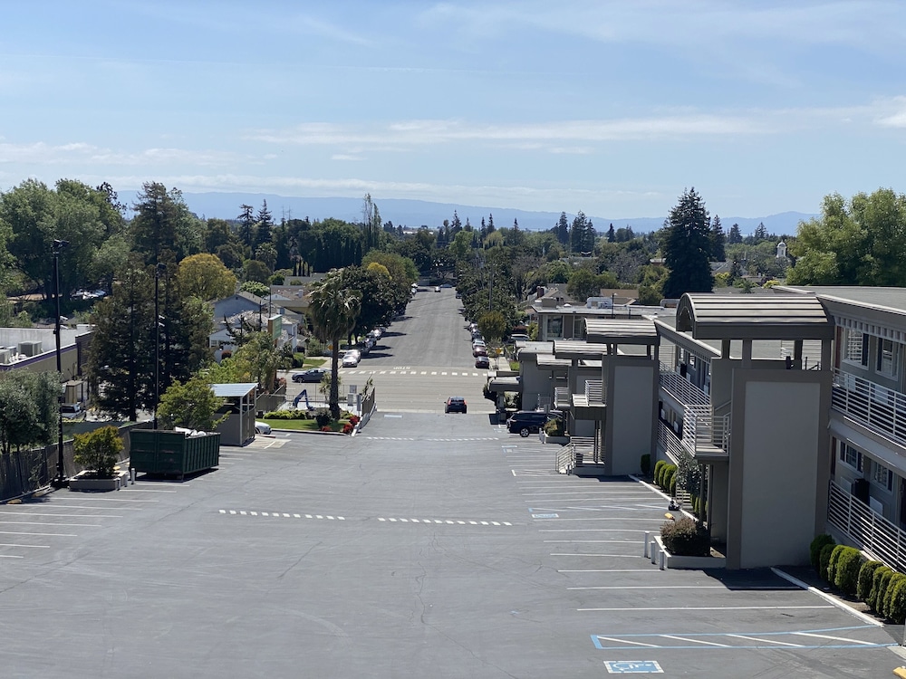 Budget Inn of Hayward