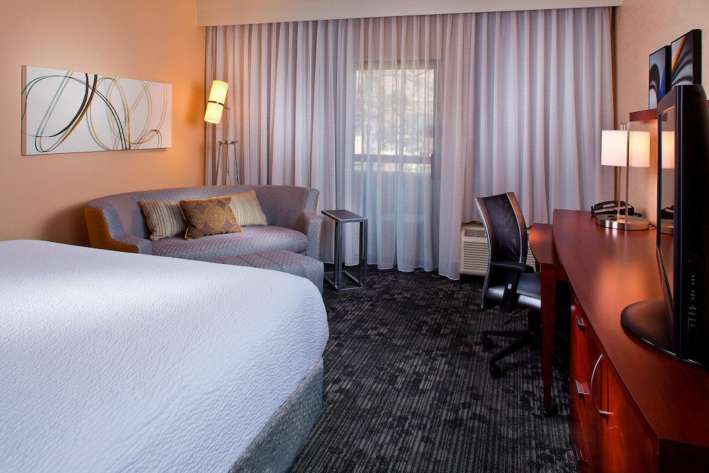Courtyard by Marriott Charlottesville