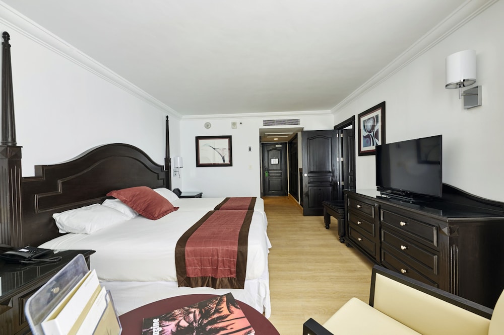 Hotel Riu Palace Paradise Island - Adults Only - All Inclusive photo 3