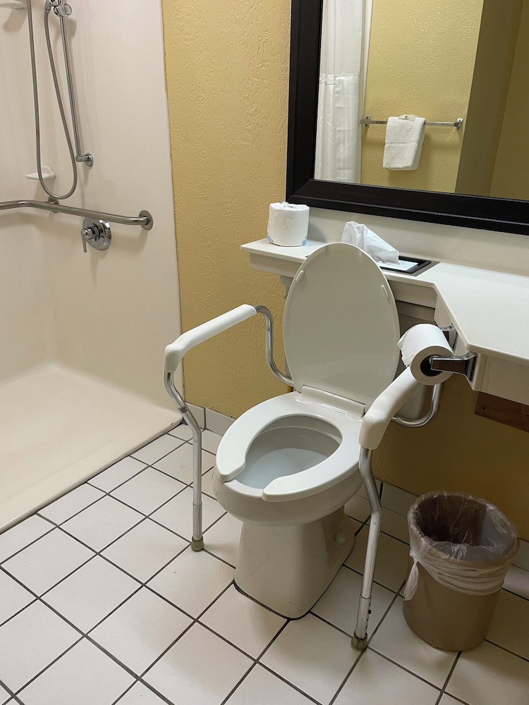 Quality Inn Conference Center Logansport