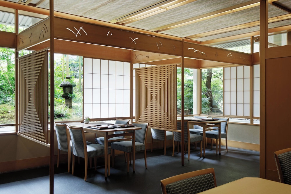 The Prince Kyoto Takaragaike, Autograph Collection