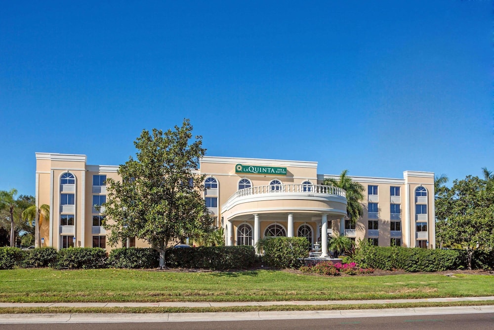 La Quinta Inn & Suites by Wyndham Sarasota Downtown