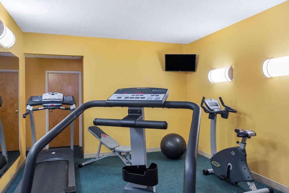 La Quinta Inn & Suites by Wyndham Sarasota Downtown