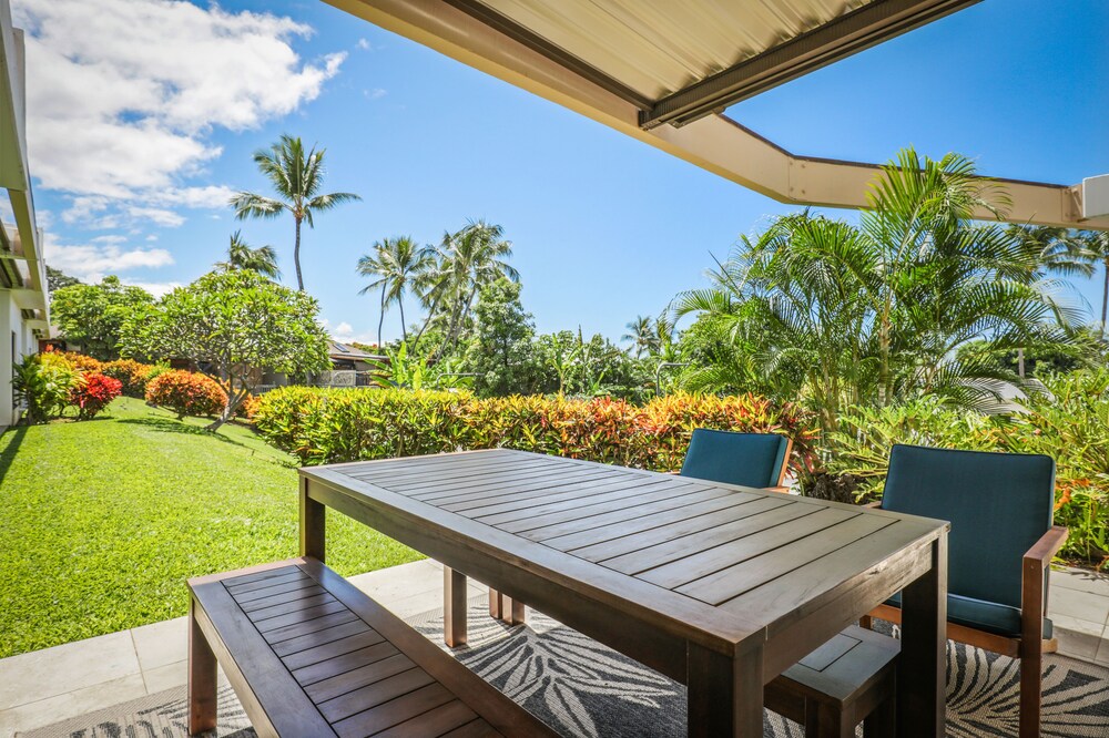 Royal Sea Cliff Kona by OUTRIGGER