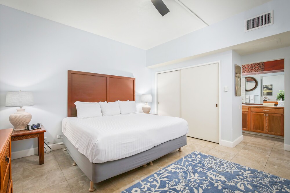 Royal Sea Cliff Kona by OUTRIGGER