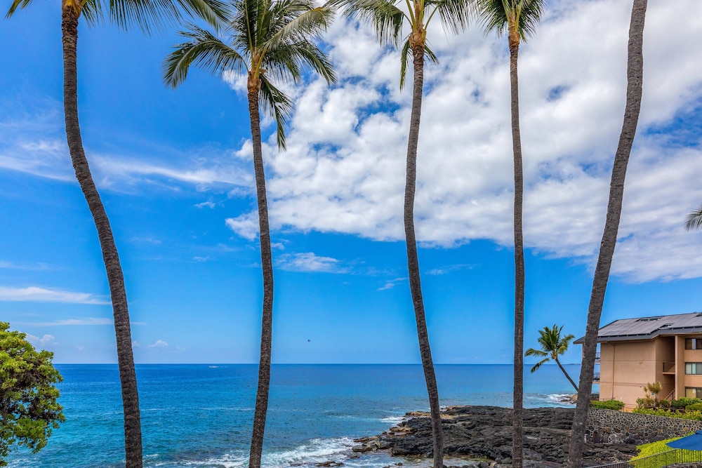 Royal Sea Cliff Kona by OUTRIGGER