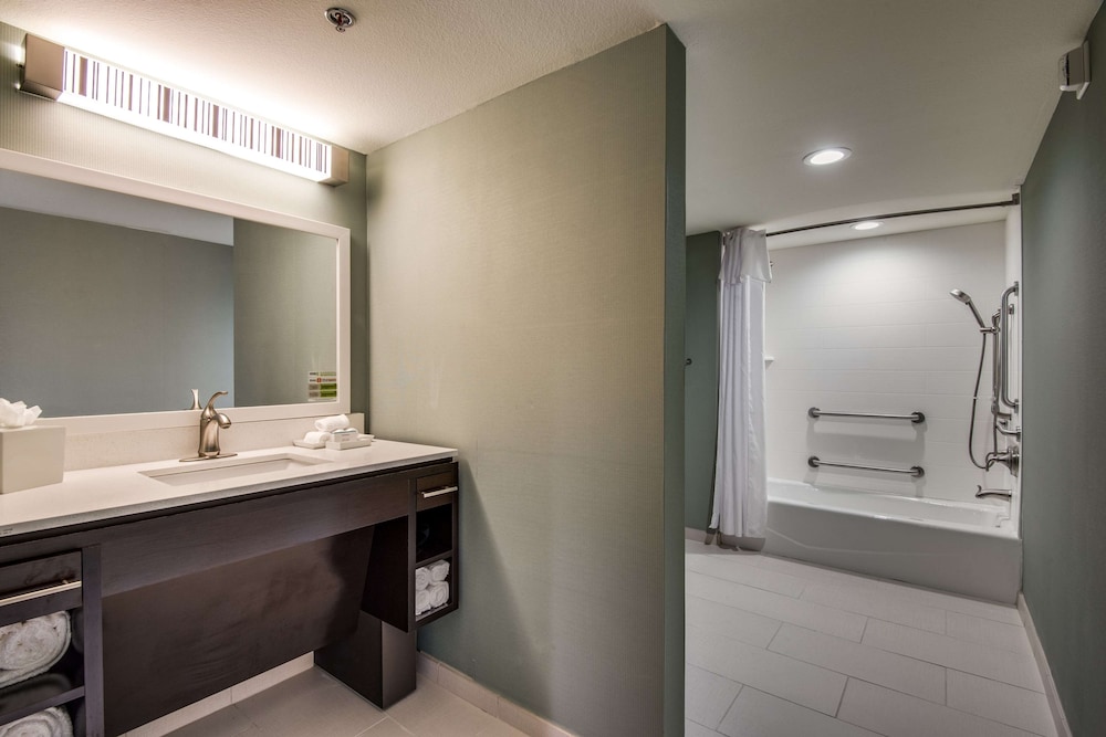 Home2 Suites by Hilton DFW Airport South/Irving, TX