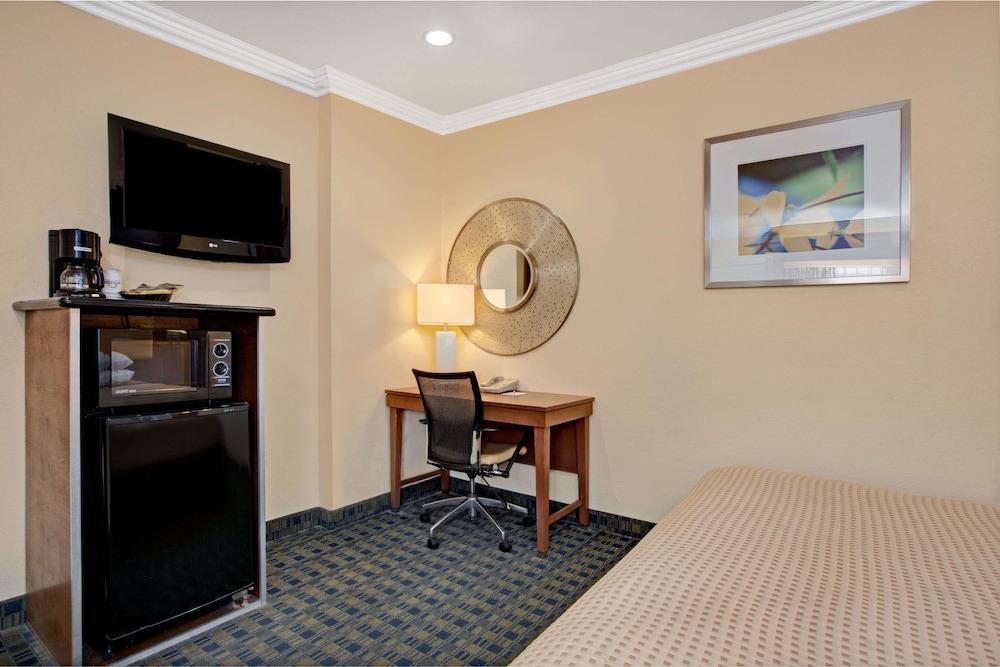 Days Inn by Wyndham San Francisco - Lombard