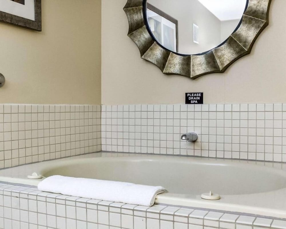 Quality Suites Near West Acres