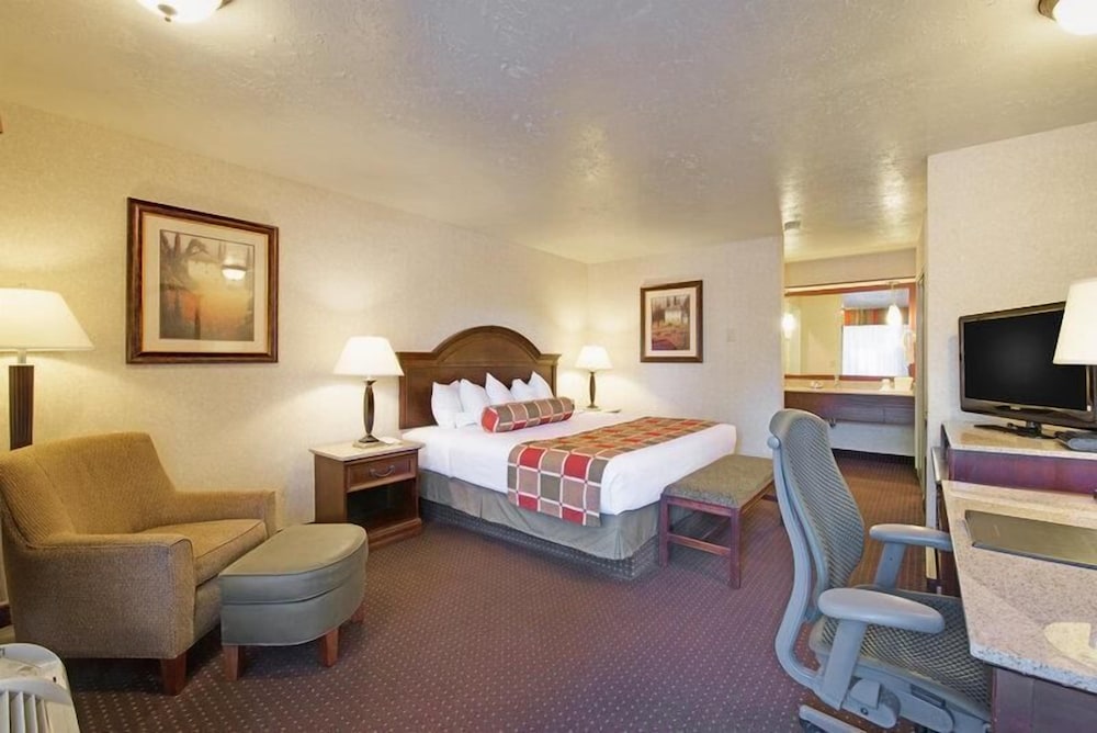 Best Western Plus Weston Inn