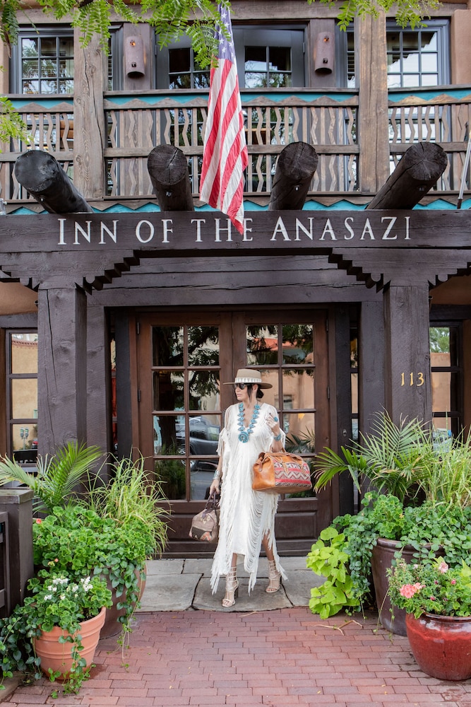 Rosewood Inn Of The Anasazi photo 2