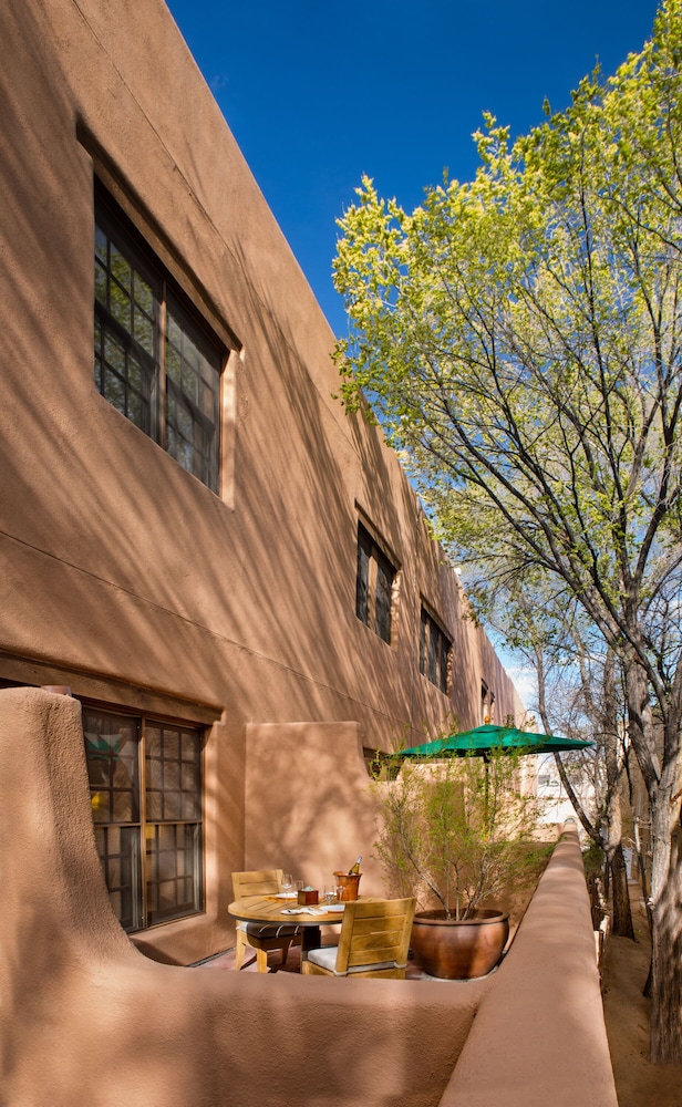 Rosewood Inn Of The Anasazi photo 4