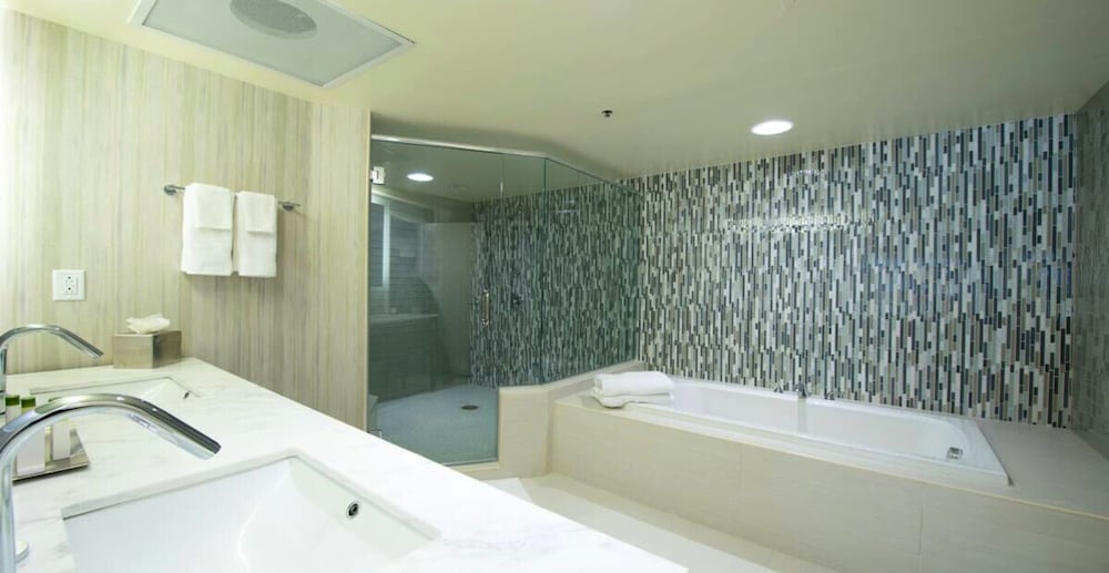 DoubleTree by Hilton Hotel Binghamton
