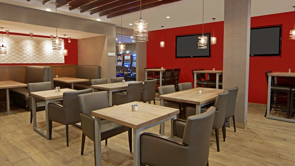 Holiday Inn Calgary-Airport by IHG photo 5
