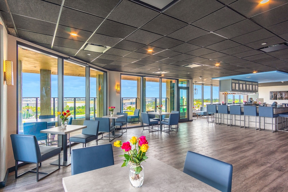 Holiday Inn Miami - International Airport by IHG photo 3
