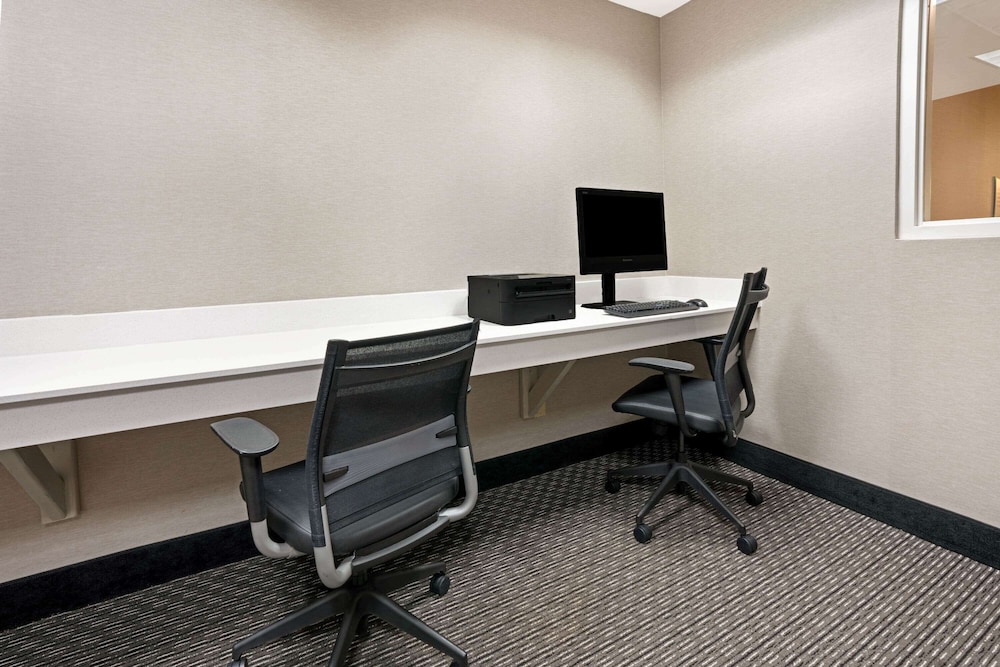La Quinta Inn & Suites by Wyndham Tacoma - Seattle