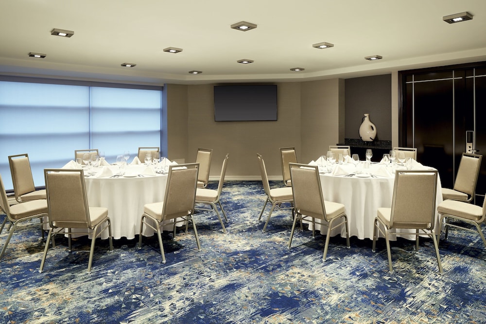 Sheraton Montreal Airport Hotel