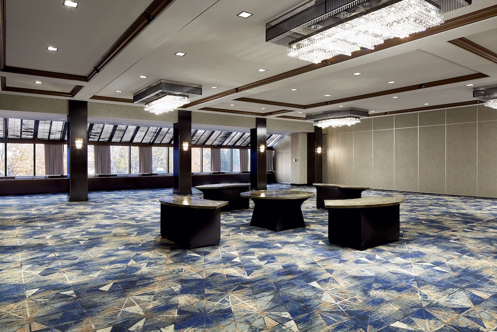 Sheraton Montreal Airport Hotel