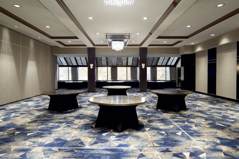 Sheraton Montreal Airport Hotel