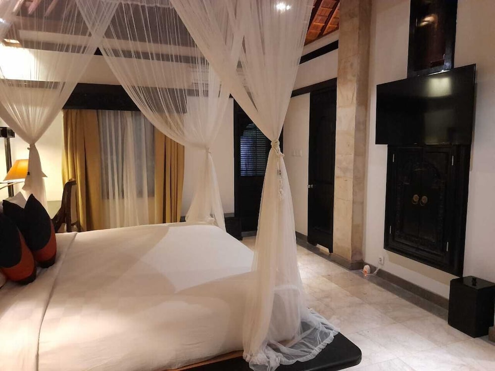 The Royal Beach Seminyak Bali — photo 2