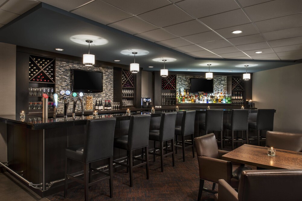 Delta Hotels by Marriott Sault Ste. Marie Waterfront photo 5