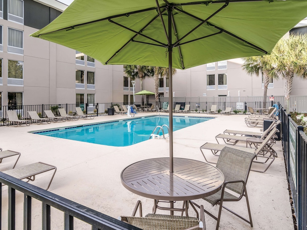 La Quinta Inn & Suites by Wyndham Myrtle Beach - N Kings Hwy