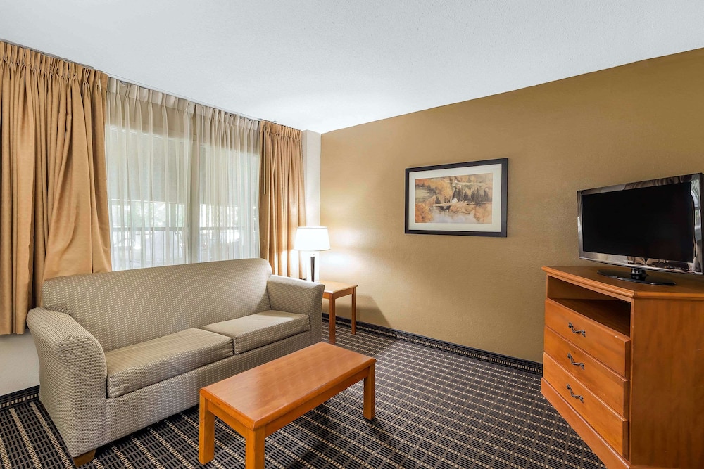 Quality Inn & Suites Sevierville - Pigeon Forge