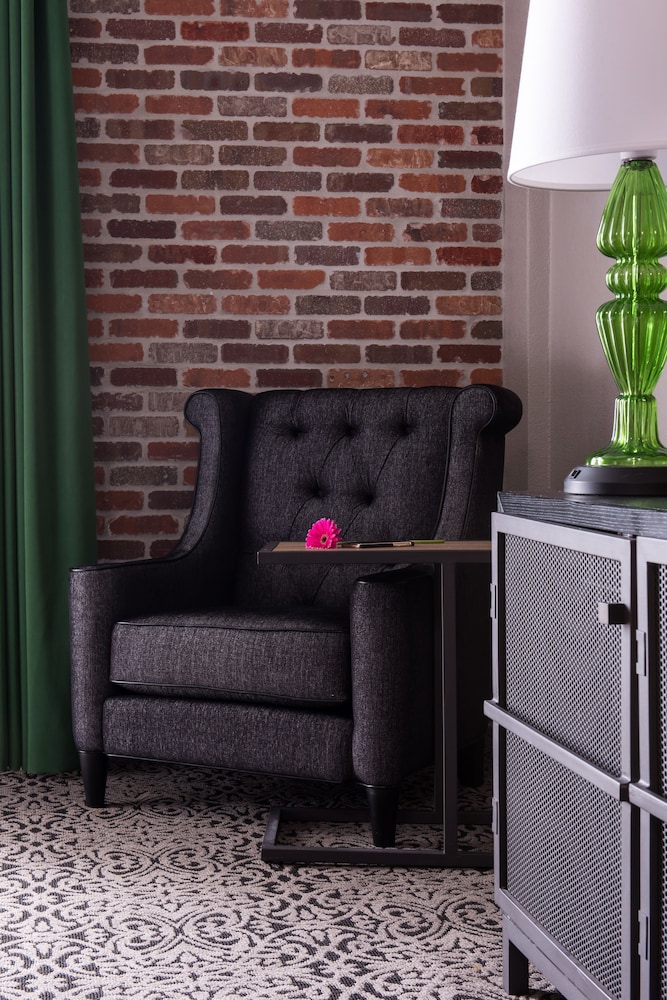Holiday Inn FRENCH QUARTER-CHATEAU LEMOYNE by IHG photo 3