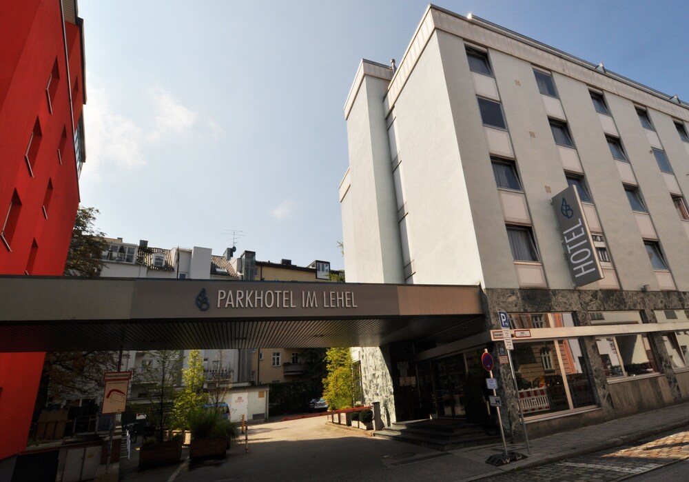 Golden Leaf Parkhotel im Lehel  
