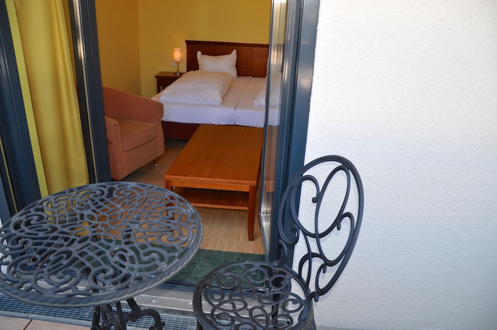 Golden Leaf Parkhotel im Lehel photo 4