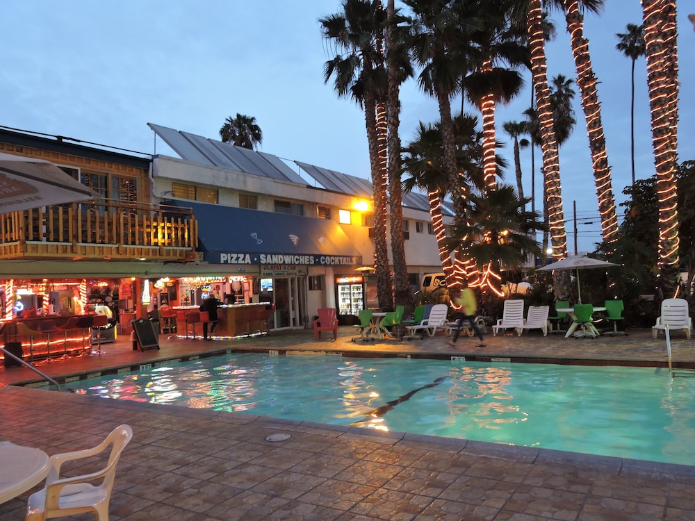 LA Adventurer Hotel