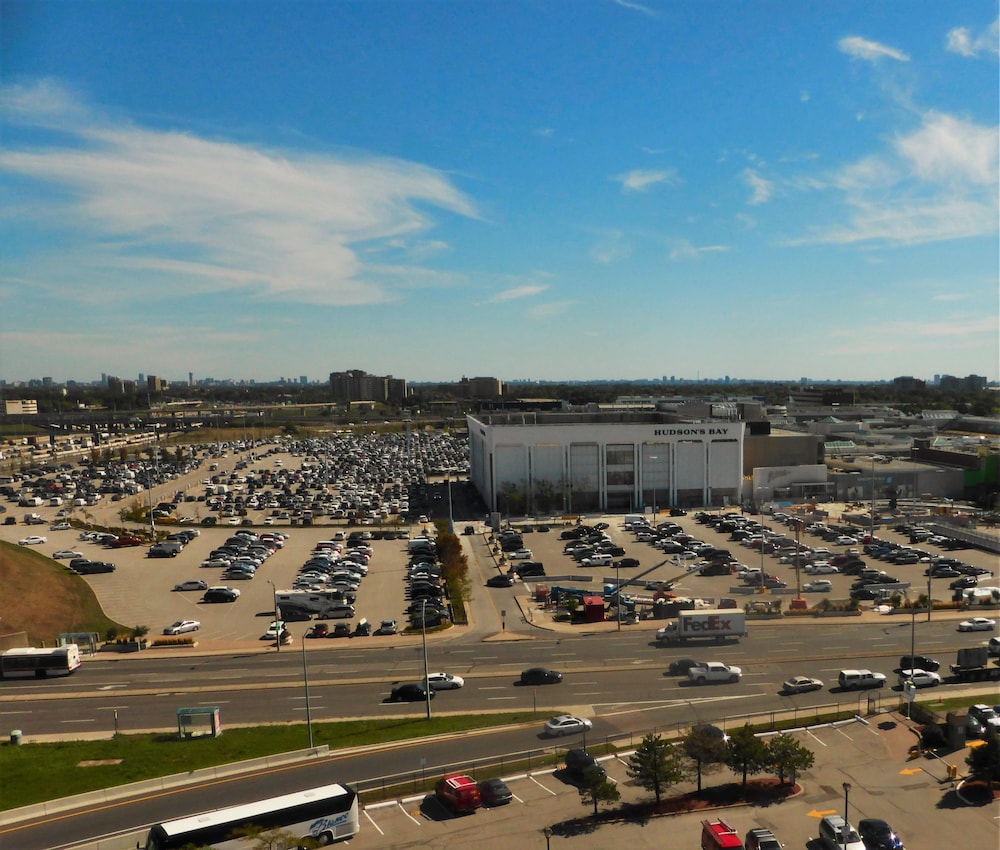 Holiday Inn Toronto Yorkdale photo 2