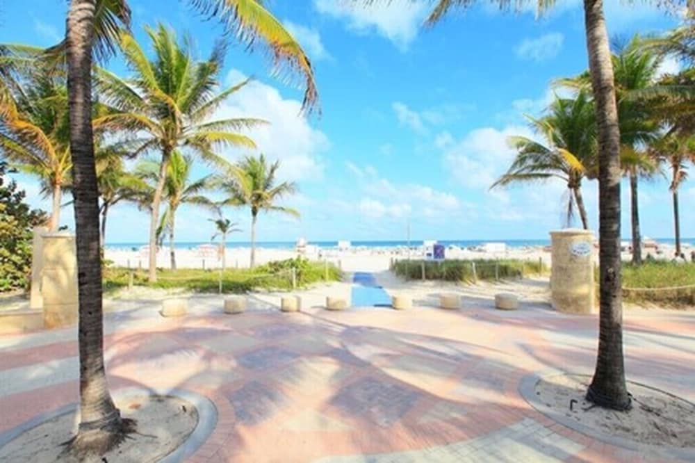 Hampton Inn Miami South Beach 17th Street photo 3