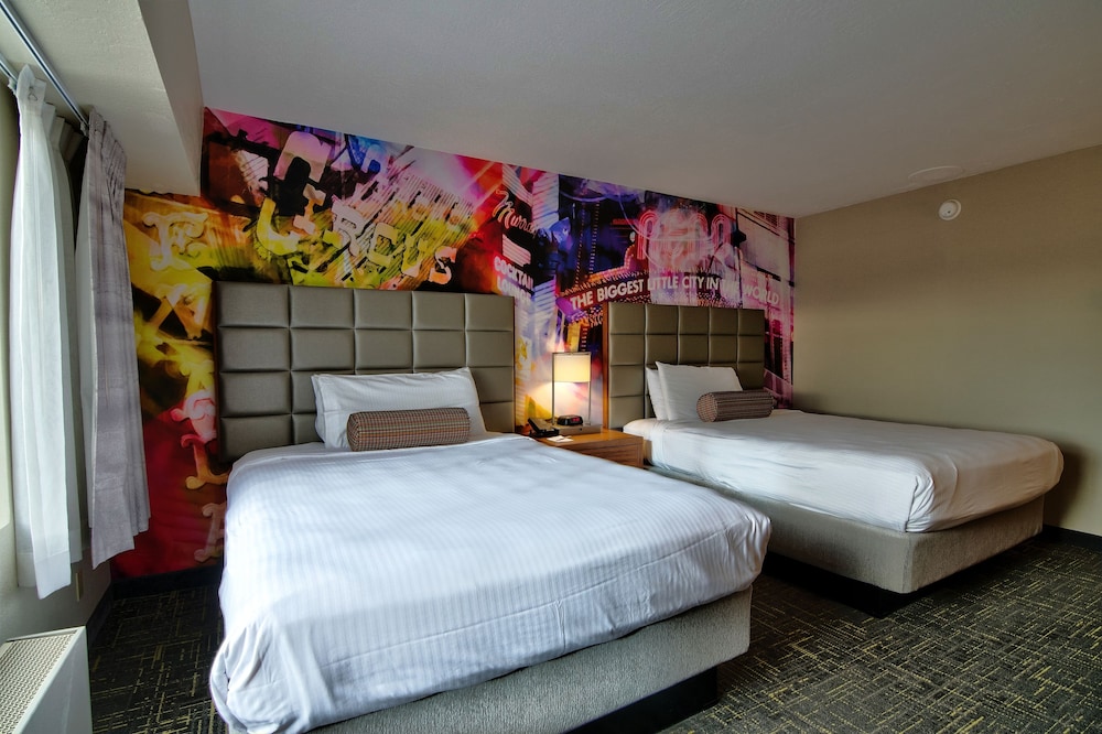 North Tower Luxury Room with 2 Queen Beds