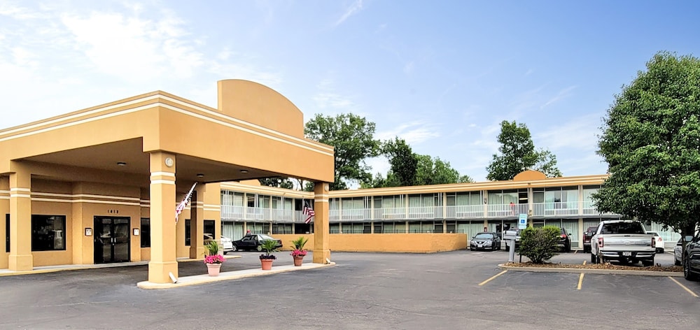 Motel 6 Effingham, IL
