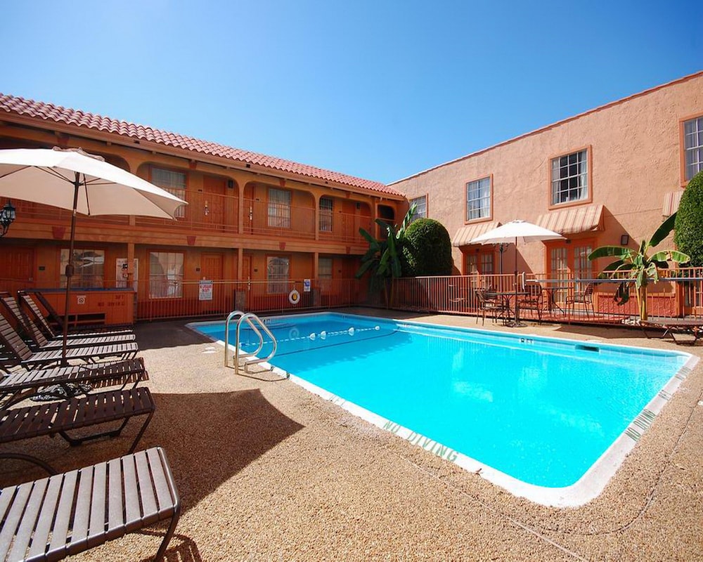 Motel 6 Dallas, TX – Downtown