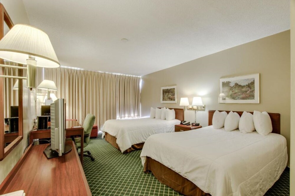 Holiday Inn Dallas Market Ctr Love Field by IHG