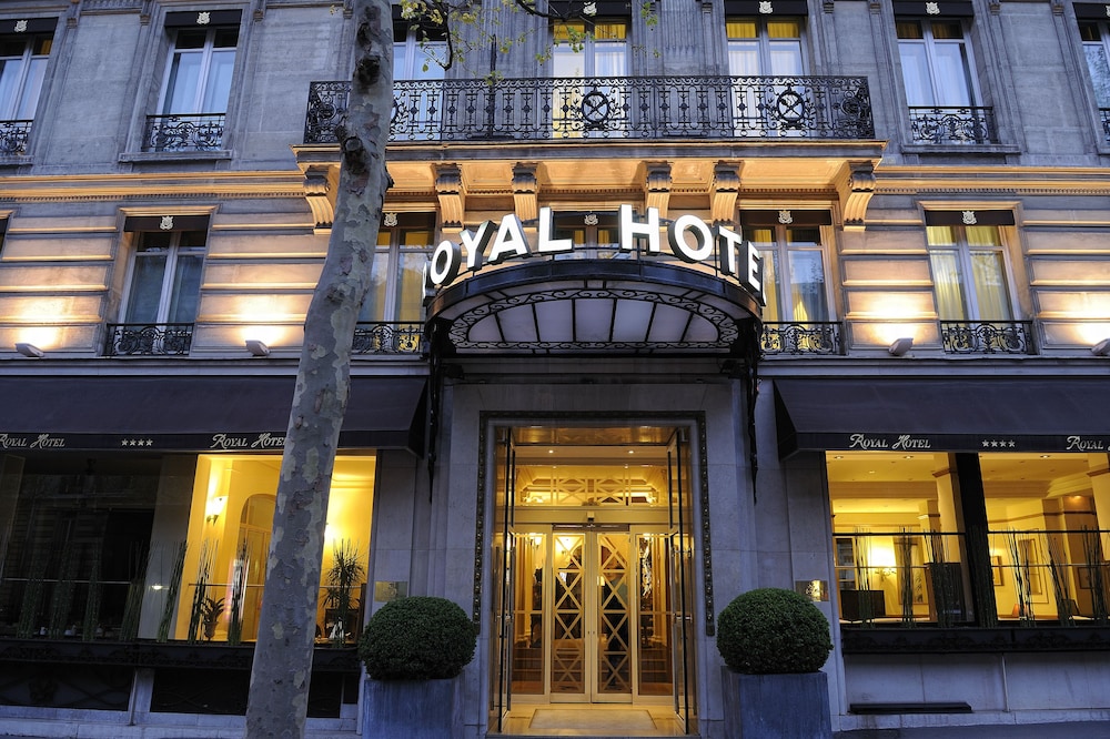Royal Hotel photo 2