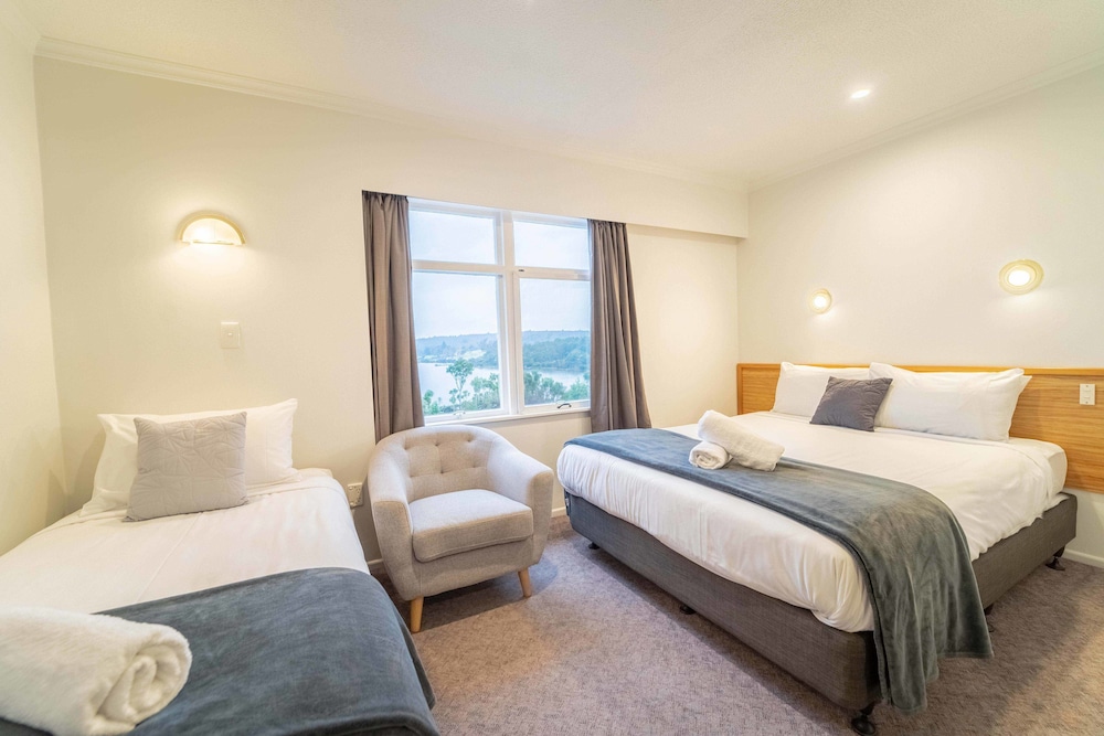 Fiordland National Park Lodge photo 3