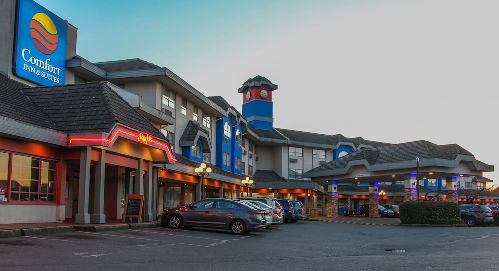 Comfort Inn & Suites photo 2