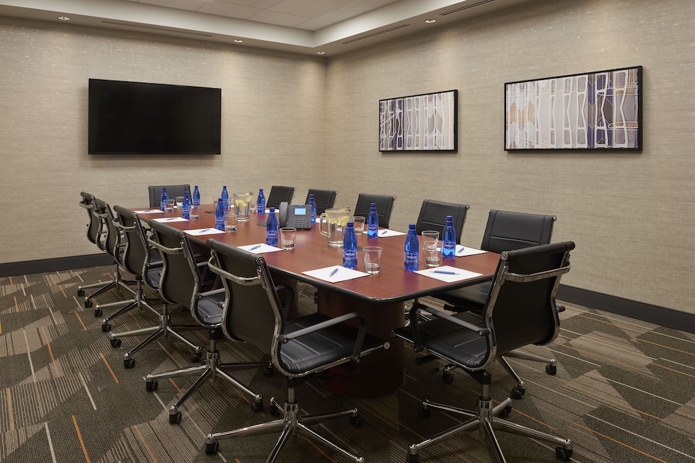 Quality Hotel & Suites Toronto Airport East